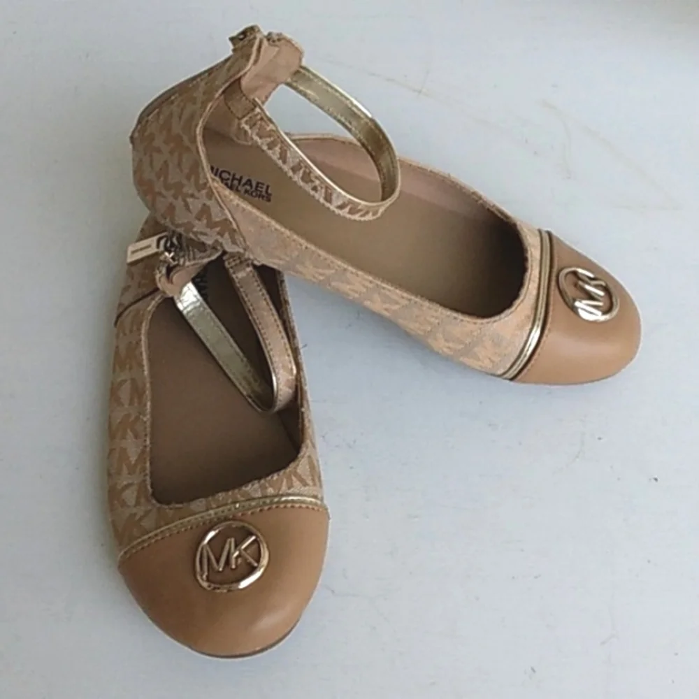 Michael Kors Ballet Brown Mini MK Logo with strap Size 4
